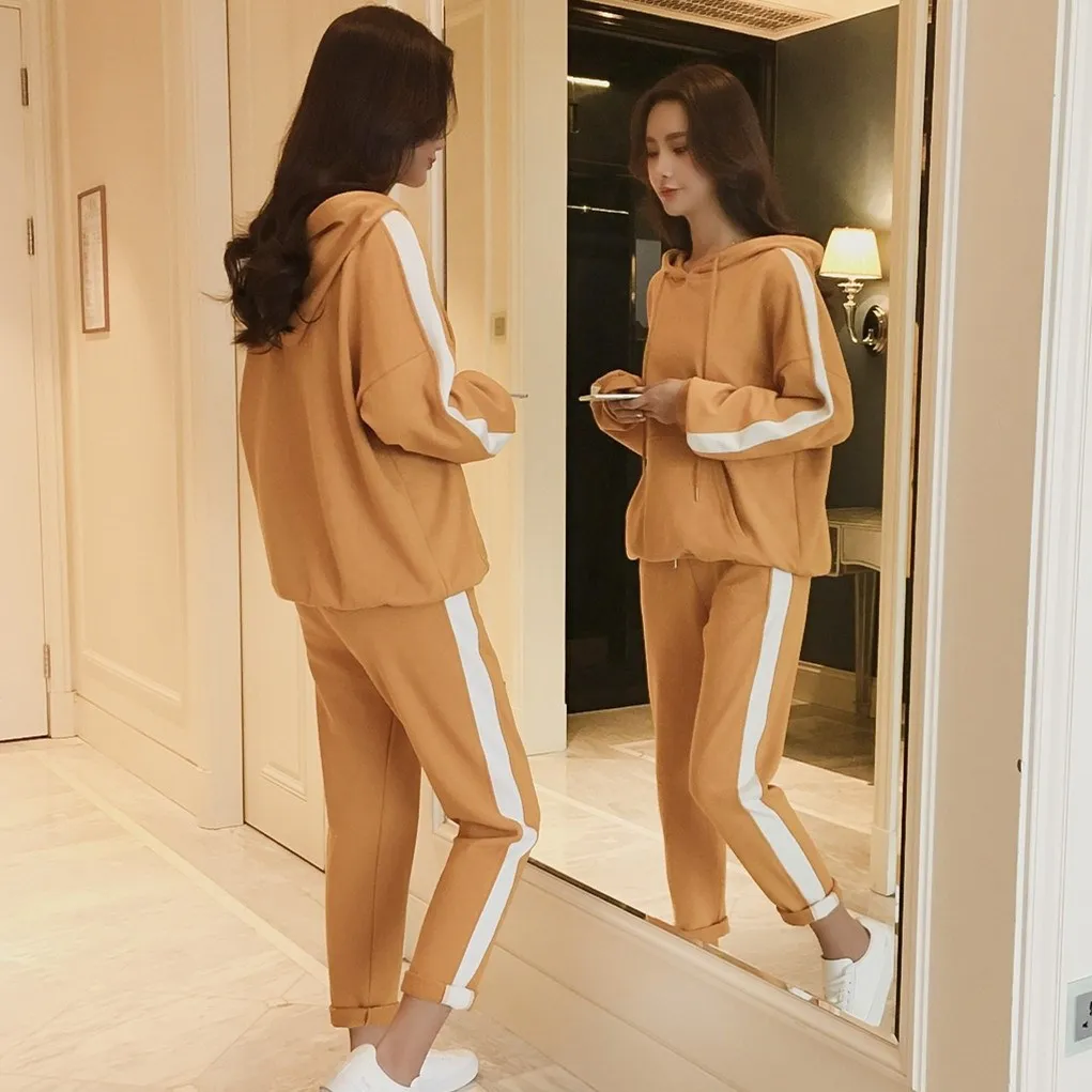 Женский спортивный костюм свободный с эластичной талией в полоску