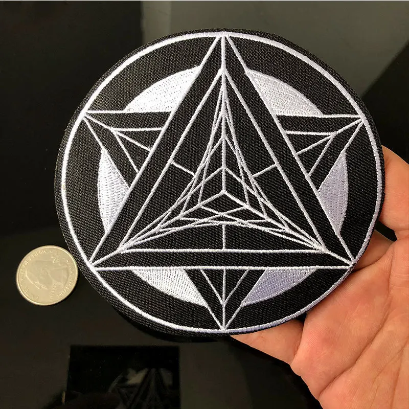 Fine Round Embroidered Iron On Patches Embroidery Black and White Triangle Geometry Image DIY Magic Array Coat Shoes Accessories | Дом и сад
