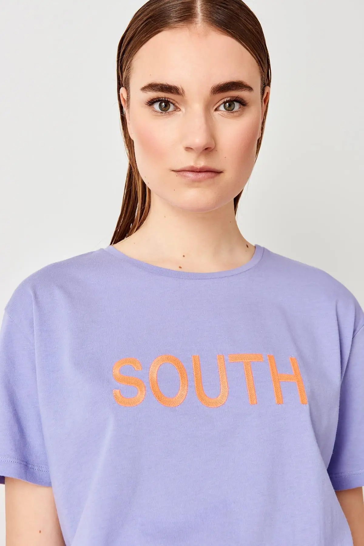 Trendyol Lilac Embroidered Knitted Basic T-Shirt TWOSS19FV0201 | Женская одежда