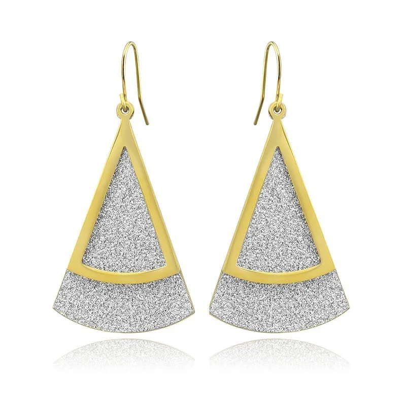 Серьги женские из нержавеющей стали 316L розового золота в виде треугольника с блестящими камнями, антикоррозийные.