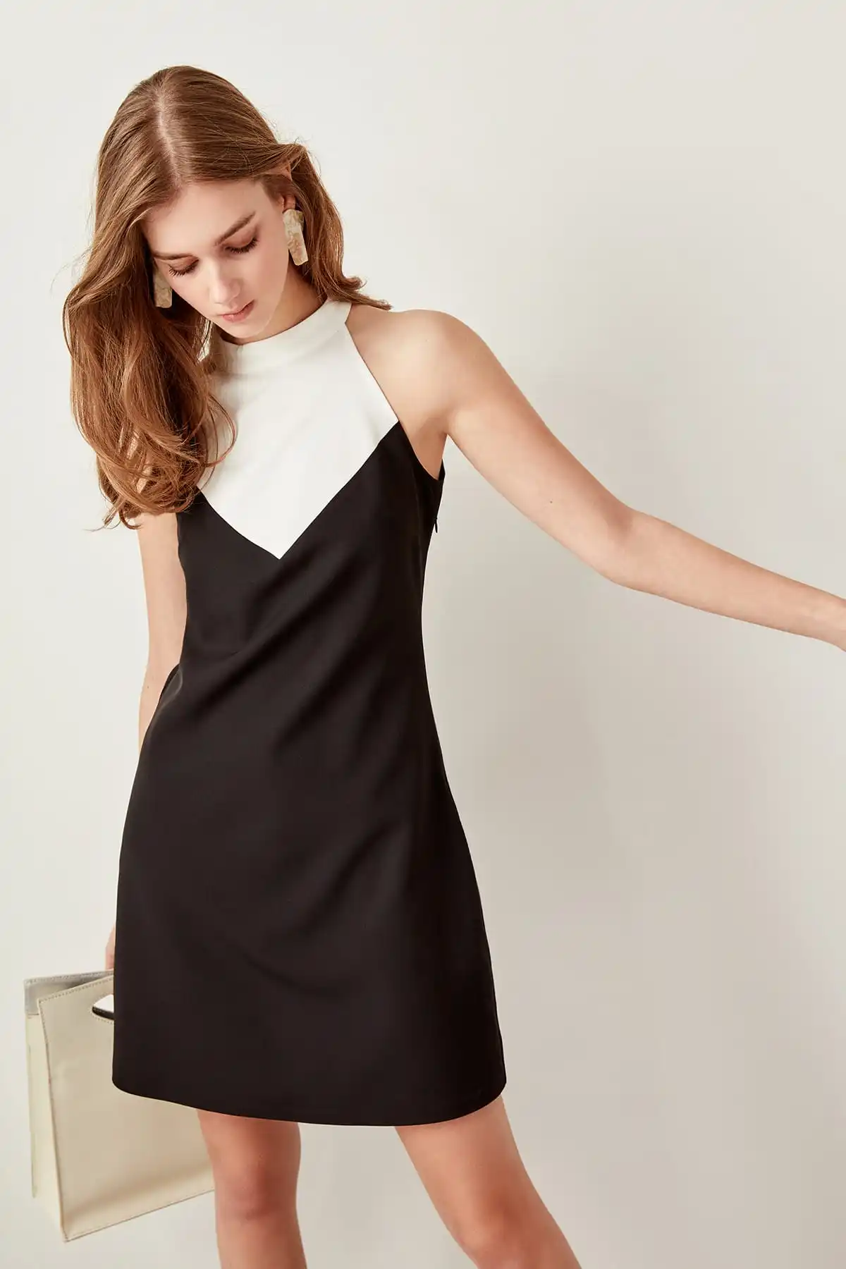 Trendyol черное платье с цветными блоками TWOSS19BY0028|Женские платья| |