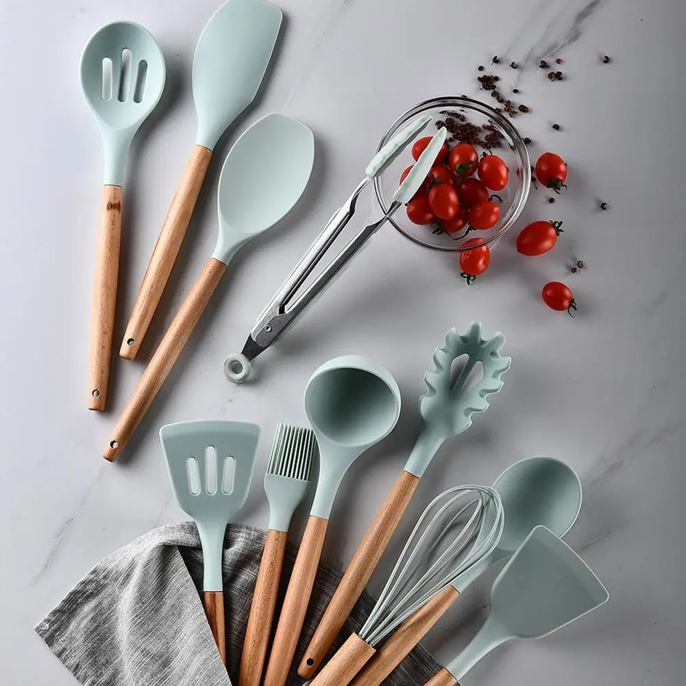 

11Pcs/Set Light Green Color Silicone Kitchenware Set with Wooden Handle 12.5x12.5x33.5cm