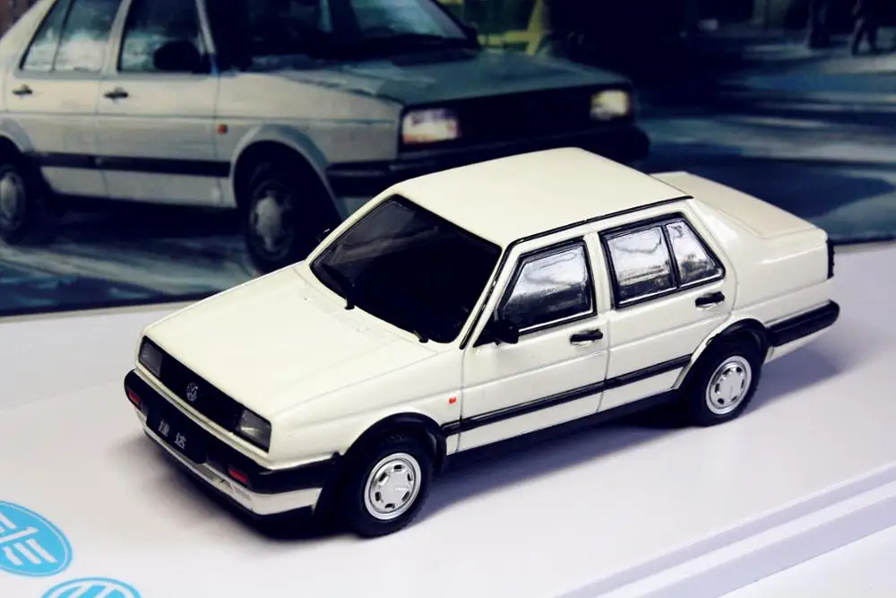 

1/43 Volkswagen Jetta classic Diecast model White NEW