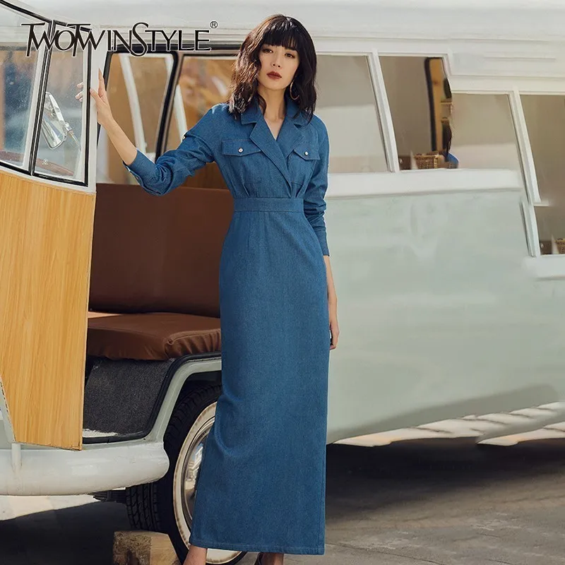 Женское винтажное платье TWOTWINSTYLE однотонное джинсовое с отворотом высокой талией
