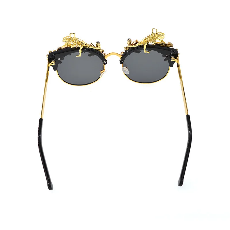 

Fashion Luxury Golden Color Bee Baroque Sunglasses Women Shades Vintage 2018 Brand Glasses Brand Designer Oculos De Sol Feminino