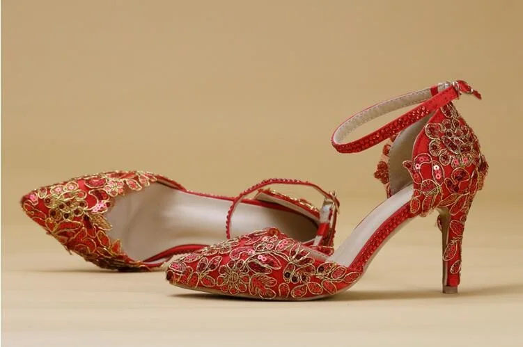 

Hot Selling White Lace Crystal Wedding Shoes Bride Pointed Toe Ankle Strap Low Heels Pumps Glitter Sequin Banquet Shoes