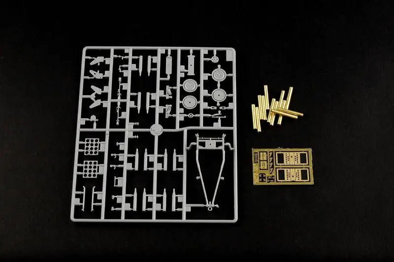 Trumpeter 1/35 02320 BJ212 Военный джип с пусковой установкой | Игрушки и хобби