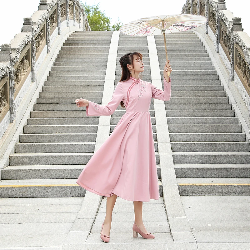 Новинка 2018 Осеннее винтажное женское платье изящное Чонсам с вышитым большим