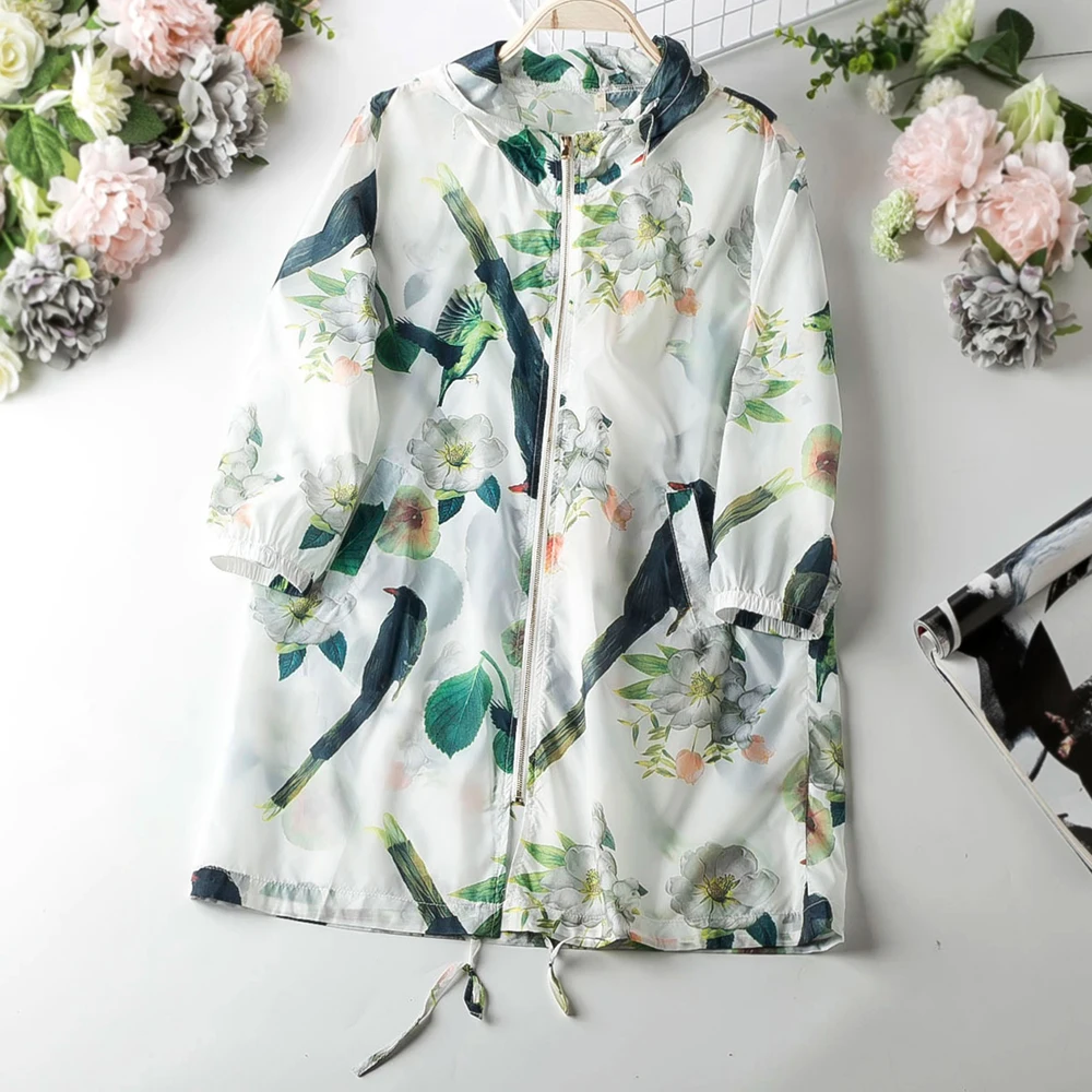 

2019 Long Bird Flower Print Hooded Sunscreen Jacket Women Casual Three Quarter Sleeve Loose Style Thin New Summer Jackets Woman