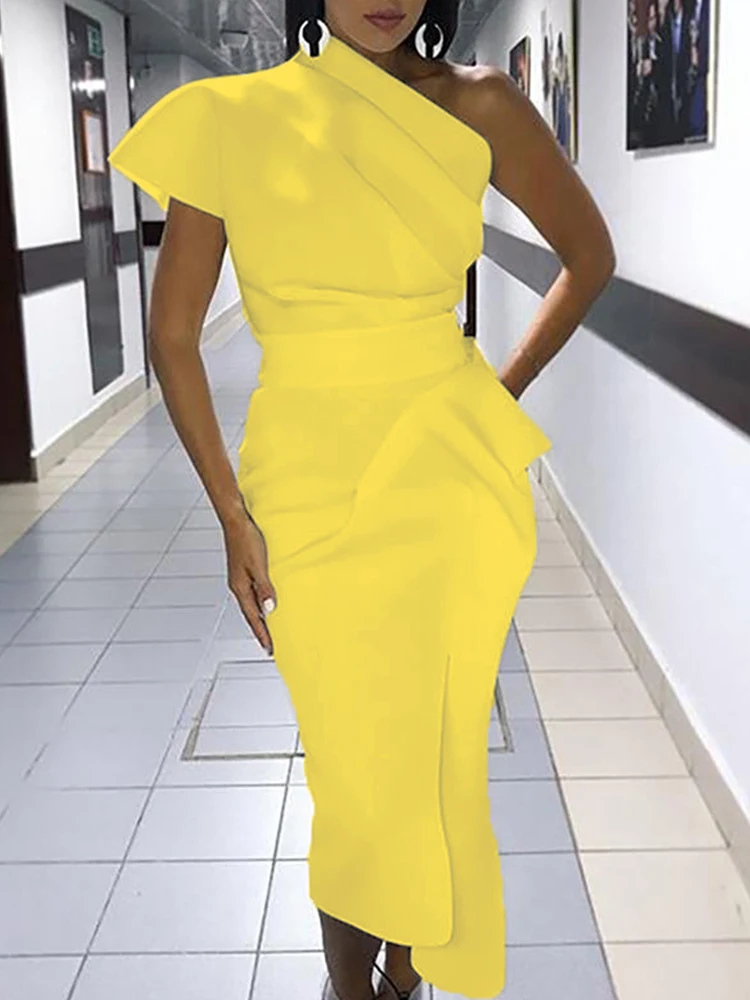 Женское элегантное однотонное белое коктейльное платье миди асимметричное