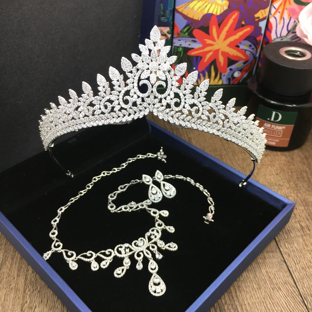 

Cubic Zircon Bride Tiara Zirconia Crown CZ Diadema Bridal Coroa Wedding Hair Accessories Bijoux Cheveux Tiaras & Crowns WIGO1314