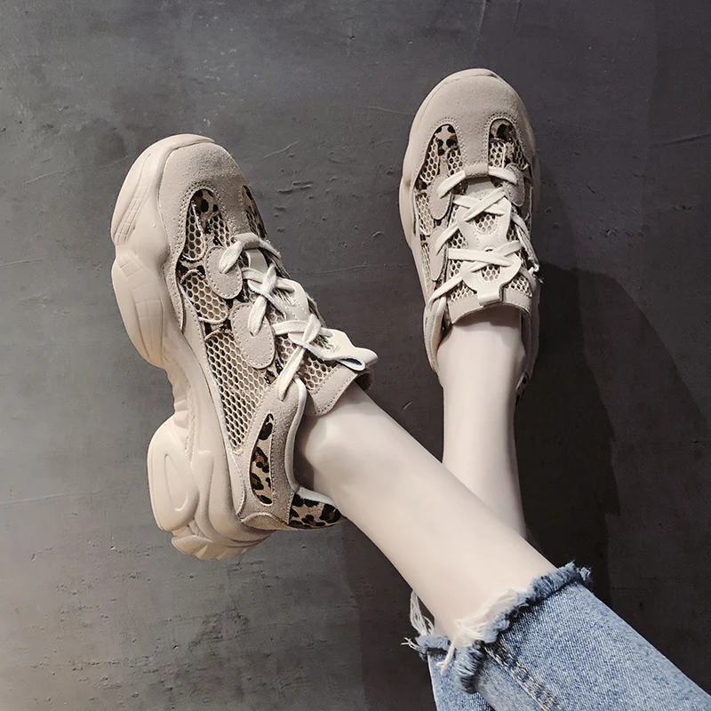 Женские кроссовки с леопардовым принтом Повседневная Удобная обувь женская для