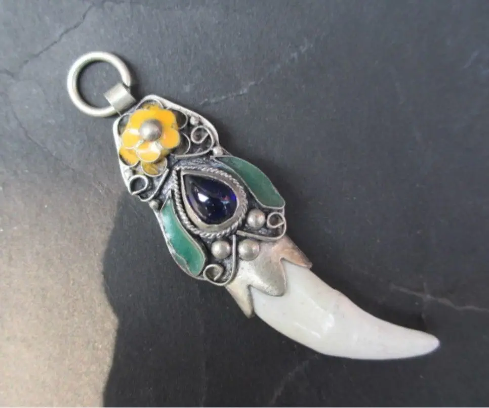 

China Old Tibet collection opal, plum flower pendant with silver AS640