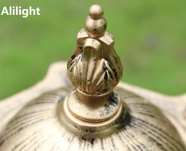 Европейская бронзовая лампа для коттеджа сада газона столба из алюминия и стекла