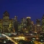 Здания в городе освещены ночью Даллас Техас США плакат печать (36x12) | Дом и сад