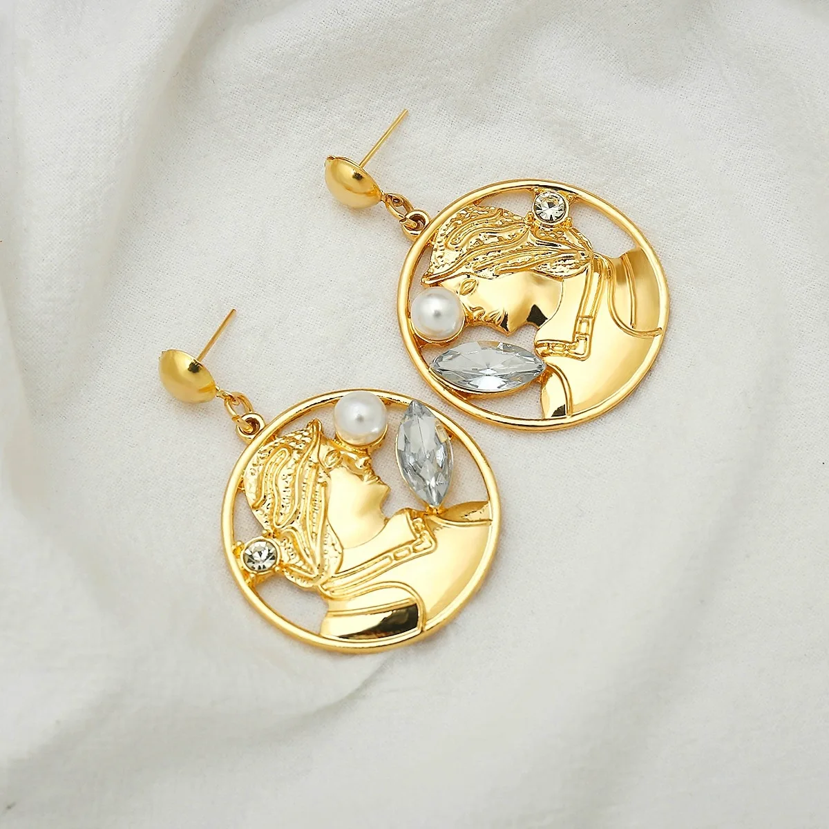 2019 Европейский Панк Мода серьги с портретом золотистые этнические Красивая