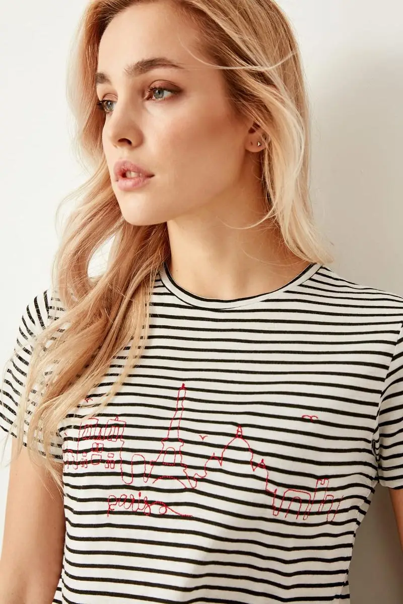Trendyol разноцветные вышитые Базовые Трикотажные футболки TWOSS19AD0028 | Женская одежда