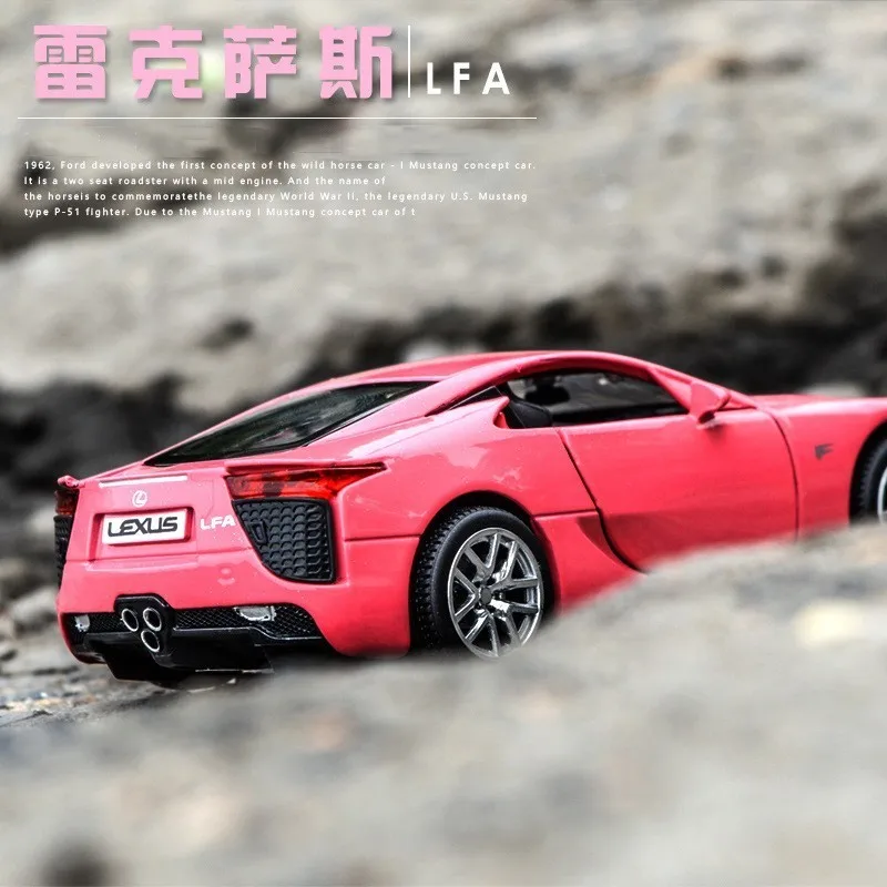 Розовый Lexus 1:32 из сплава для салонов девочек со светом и звуком с обратной стороны