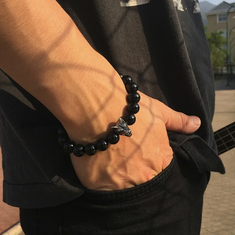 Браслет из черного сердолиана с головой волка и тигровым глазом мужские