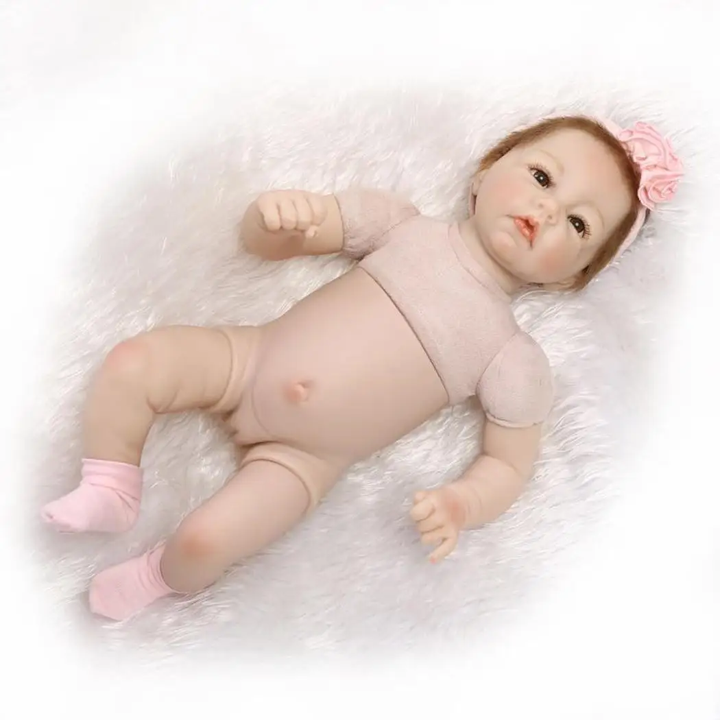 С розовым Reborn силиконовым мягким детским коллекционером открывающейся одеждой