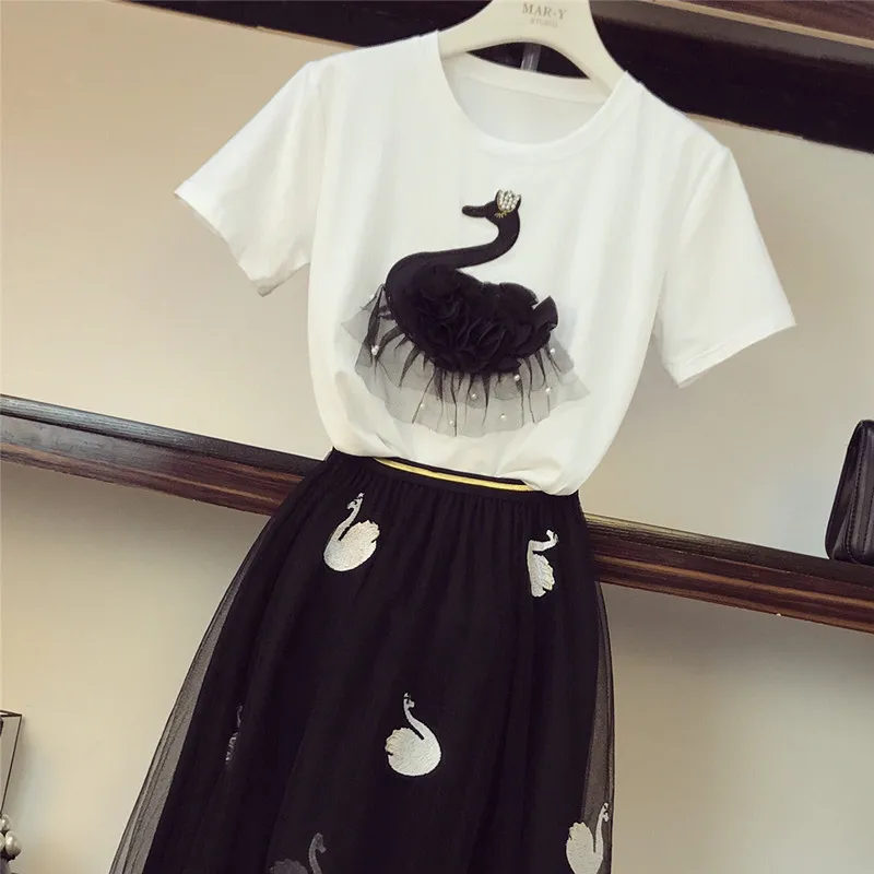 Комплект женский хлопковый с вышивкой лебедя футболка бисером и сетчатая