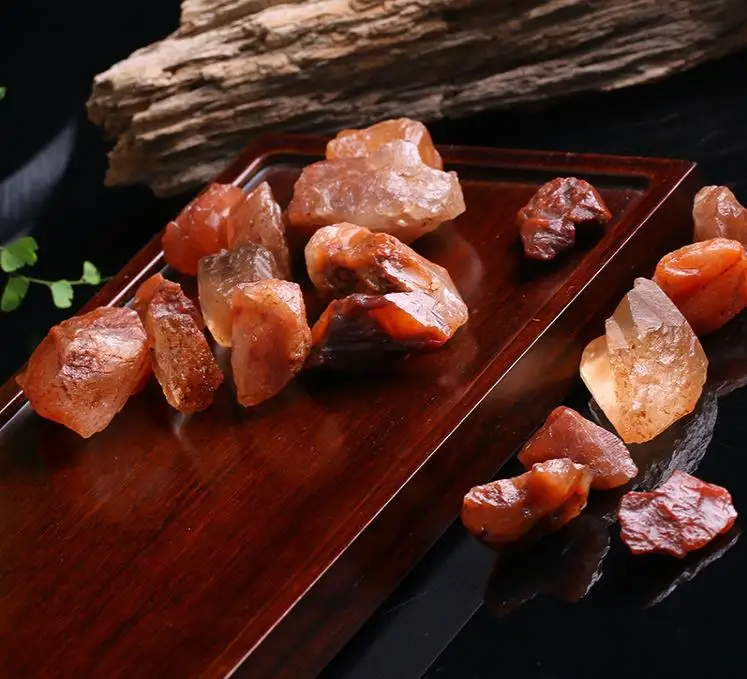 100g NATURAL RED CRYSTAL Rough QUARTZ ROCK CHIP STONES Healing | Дом и сад