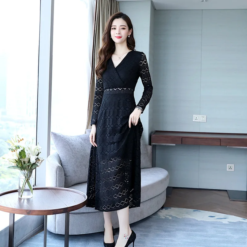 

2019 Autumn New European Will Code Self-cultivation Thin Solid Color Hook Flower Hollow Out Long Sleeve V Word Lead Dress
