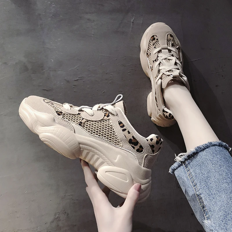 Женские кроссовки с леопардовым принтом Повседневная Удобная обувь женская для