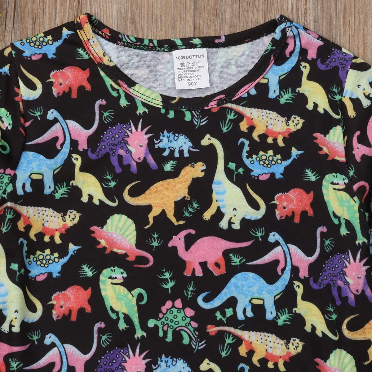 Платье с длинными рукавами и рисунком динозавра для маленьких девочек наряды