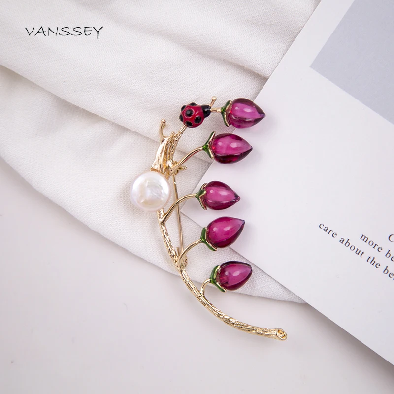 

Vanssey Vintage Branch Flower Bud Snail Ladybug Natural Baroque Pearl Handmade Glass Enameled Brooch Pin for Women 2020 New