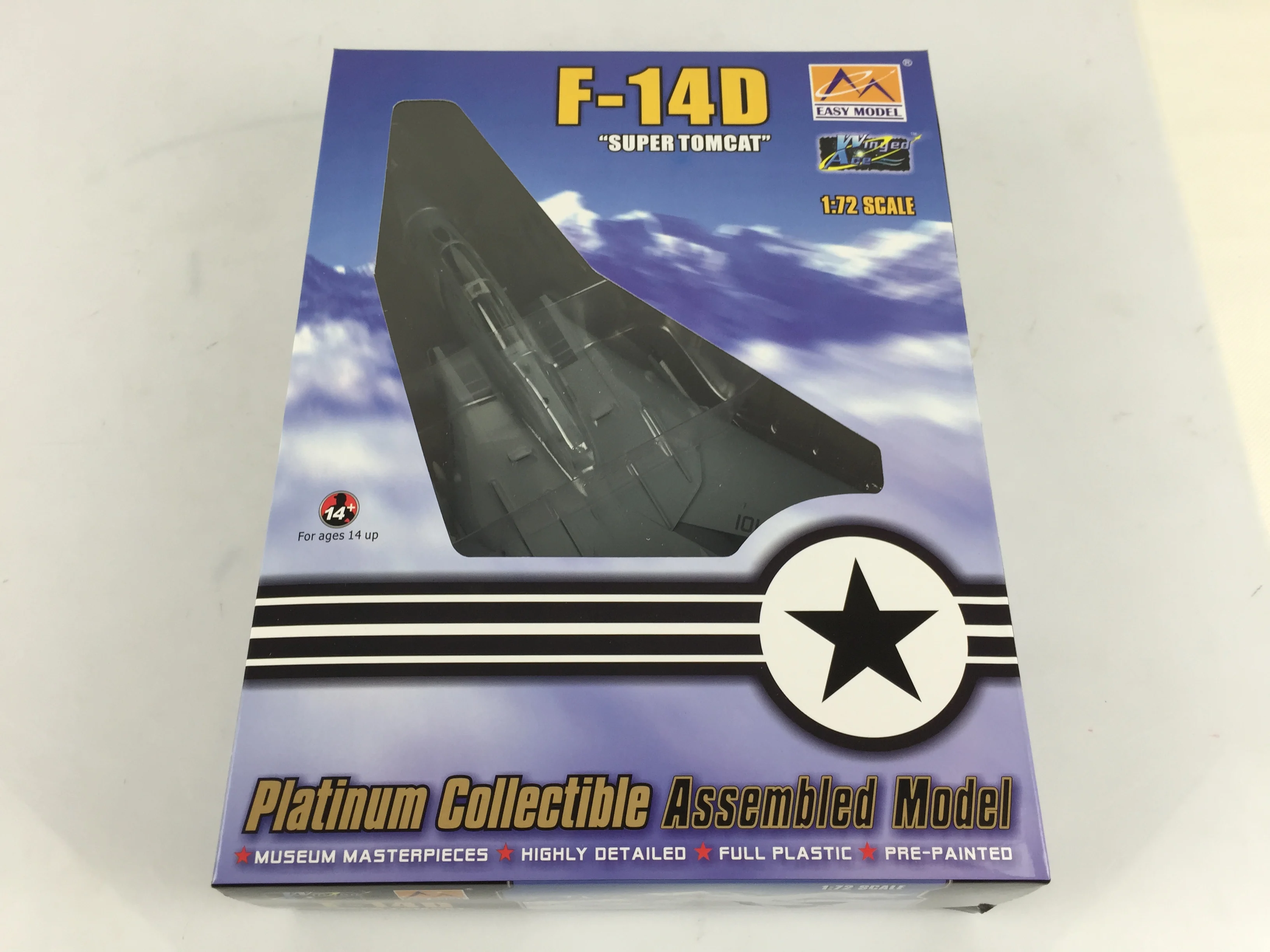 

Модель боевого самолета Trumpeter, самолет-боевик, готовая модель с 37190 по 1/72 г., на г., в.,..,...