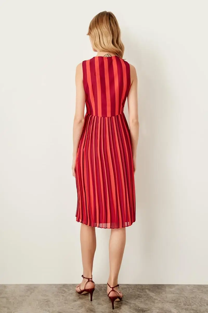Trendyol Mürdüm Printed Piliseli Dress TWOSS19VM0005 | Женская одежда