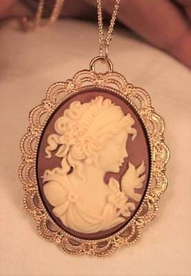 Зубчатый ободок карамель и крем леди с птицей камея золотой кулон ожерелье| |