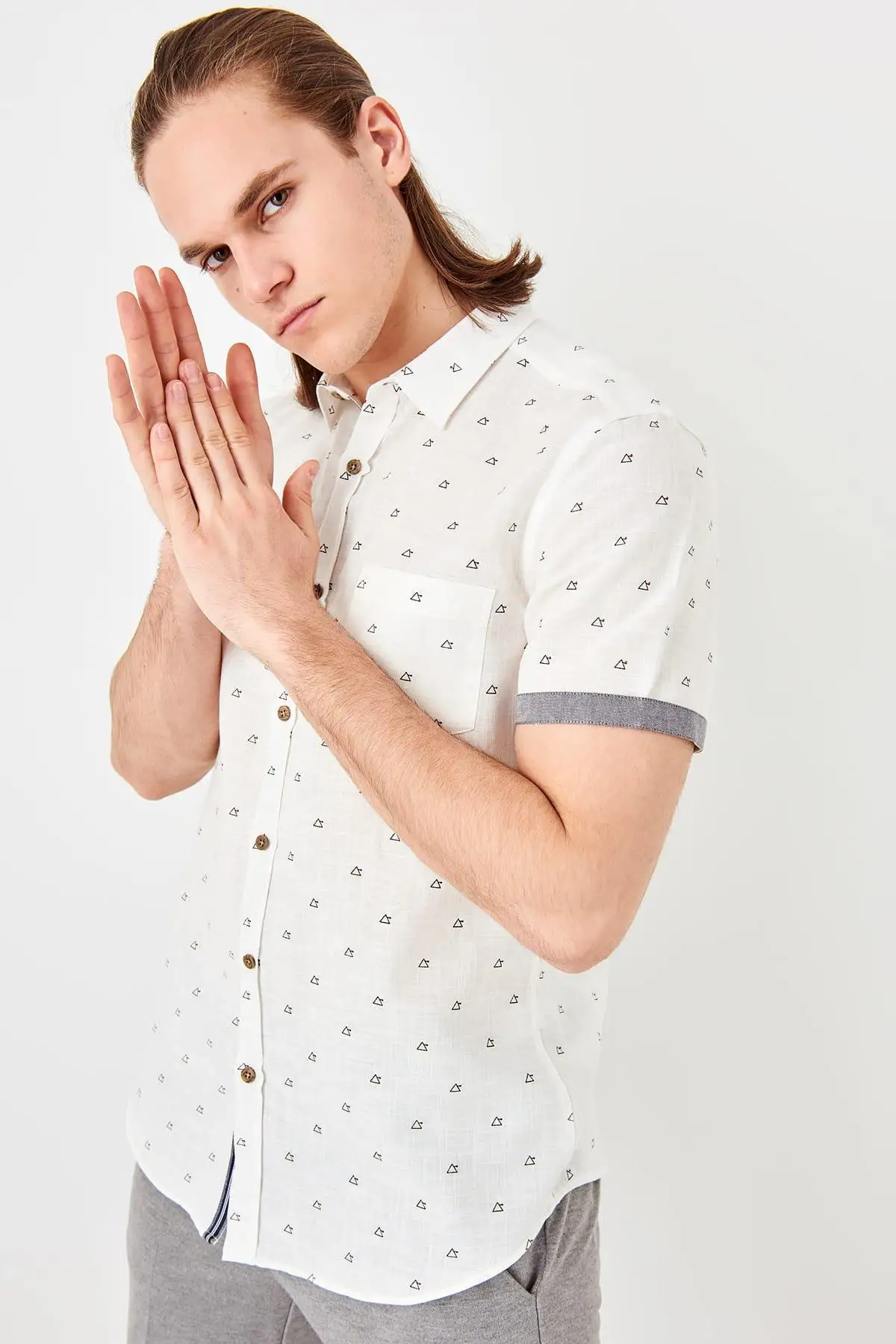 Trendyol New White Male Pattern Short-Sleeve Slim Fit Shirt TMNSS19FO0043 |