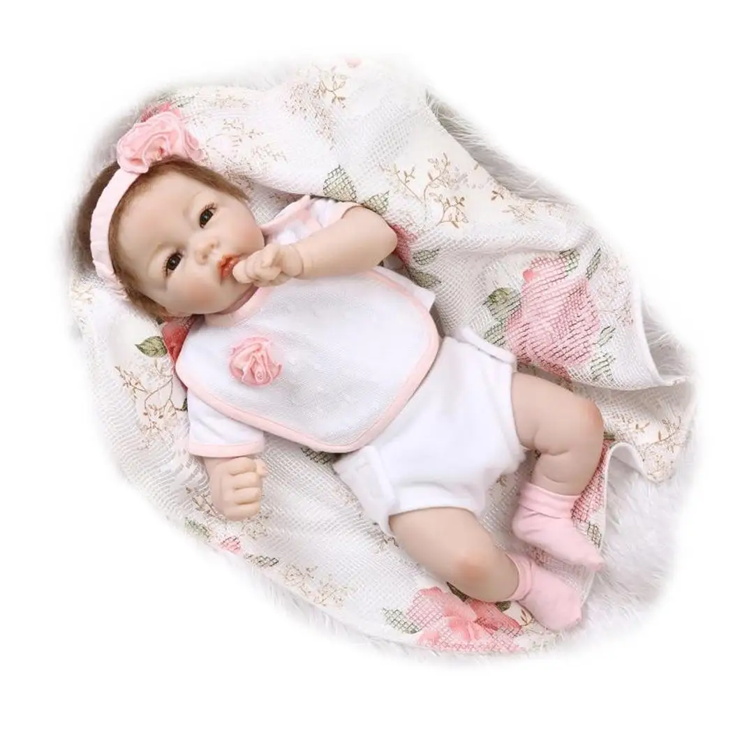 С розовым Reborn силиконовым мягким детским коллекционером открывающейся одеждой