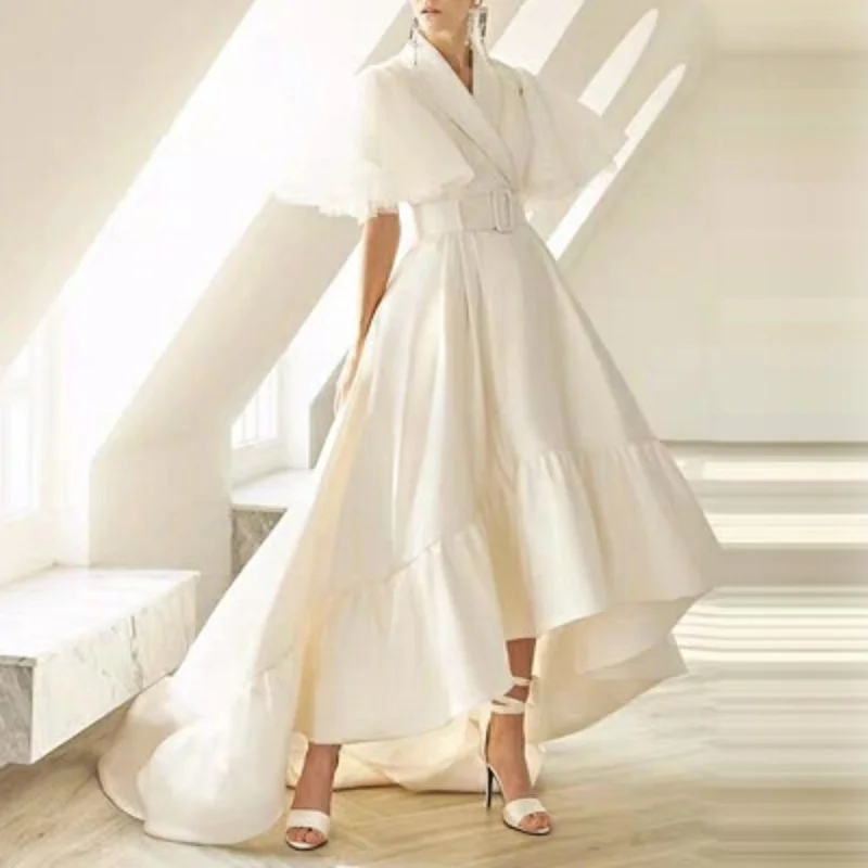 Женское асимметричное платье с поясом винтажное белое v-образным вырезом и