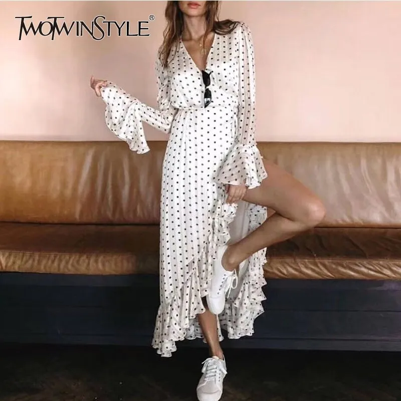 TWOTWINSTYLE Повседневное платье в горошек женское расклешенное с длинным рукавом