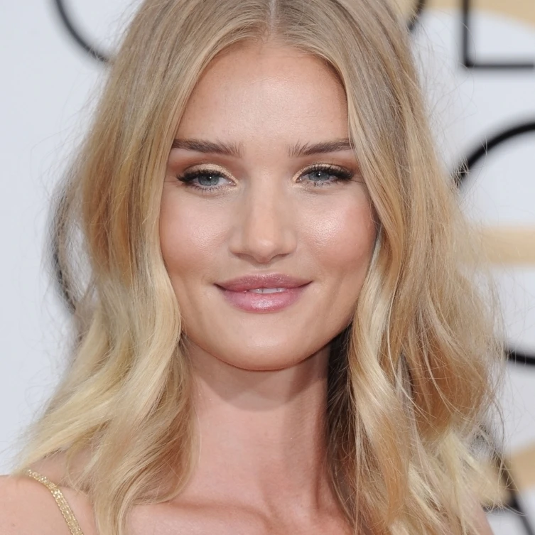 Rosie Huntington Whiteley At Arrivals For 73Rd Annual премия Золотой глобус 2016 2 Photo Print (16x20)|Таблички и