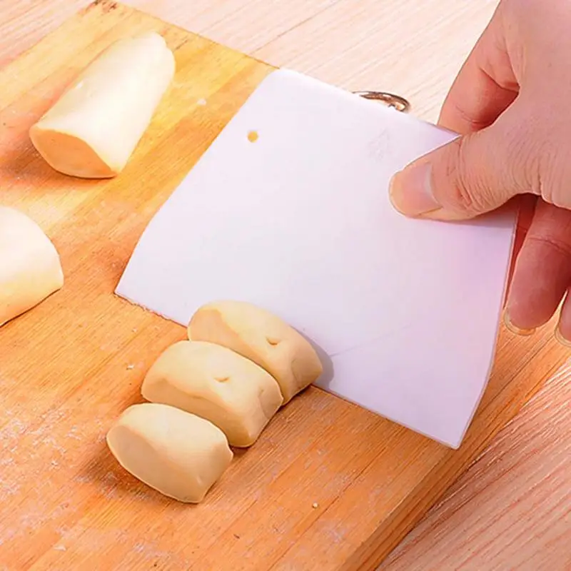 Пластиковый трапециевидный скребок для крема торта прочный не липкий теста