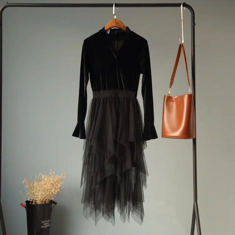 ALPHALMODA 2018 Женский костюм с v образным вырезом расклешенными рукавами и сеткой