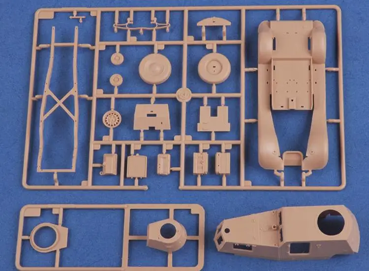 Модель советского бронированного автомобиля Hobbyboss модель 1/35 года 83882 | Игрушки и