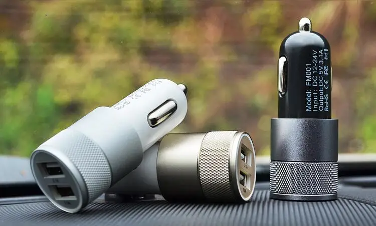 Универсальное быстрое автомобильное зарядное устройство USB для мобильного