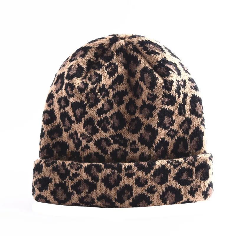Шапка-бини женская зимняя трикотажная с леопардовым принтом | Аксессуары для