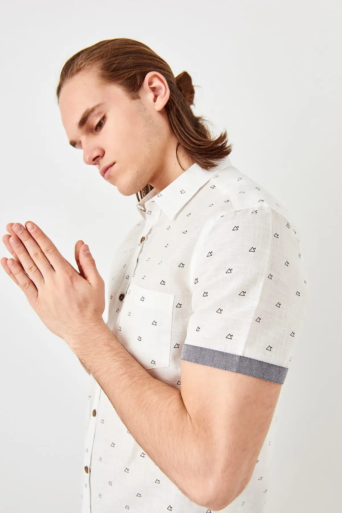 Trendyol New White Male Pattern Short-Sleeve Slim Fit Shirt TMNSS19FO0043 |