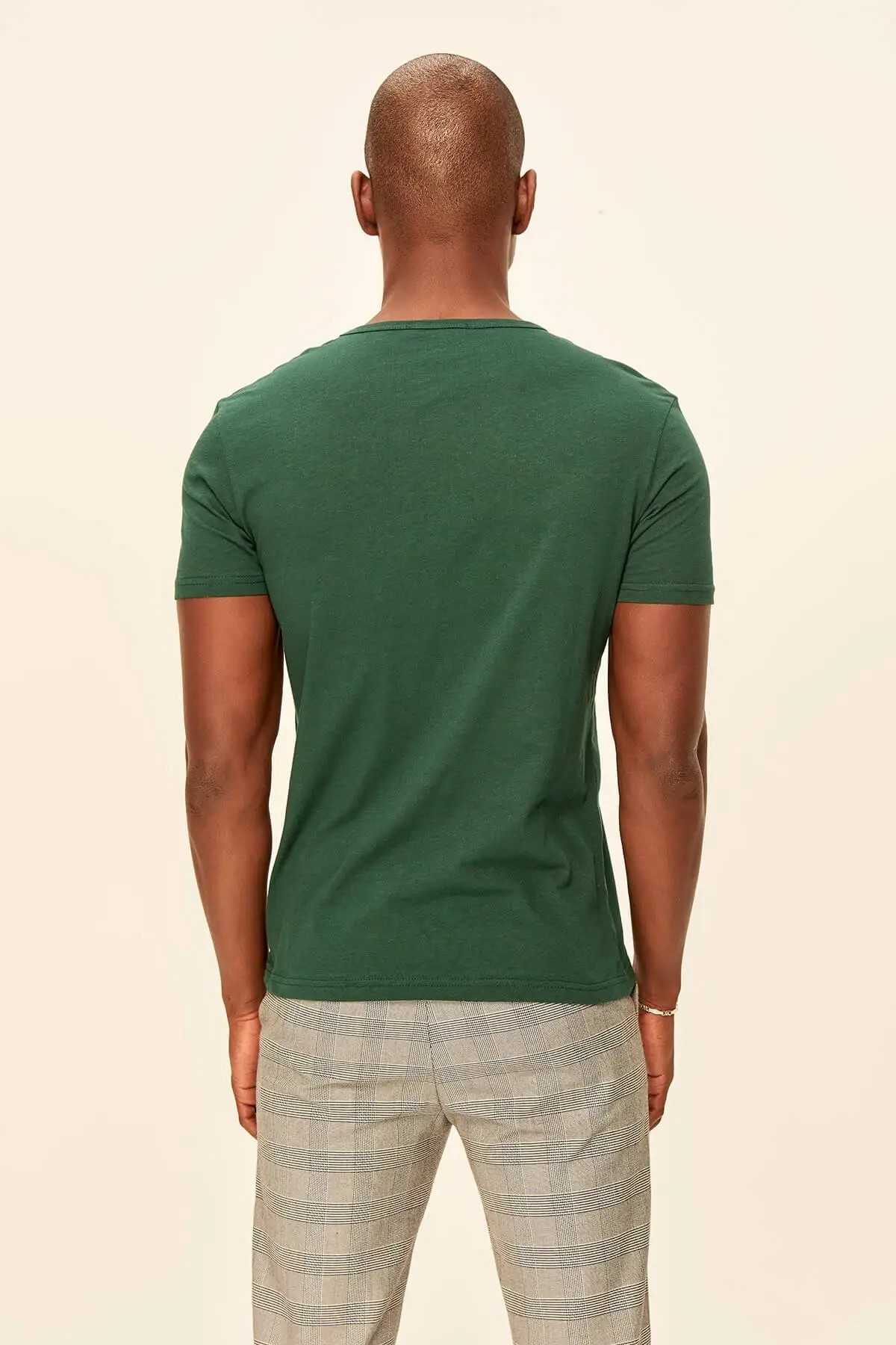 Trendyol Green basыc для мужчин Slim Fit с коротким рукавом v-образным вырезом карман деталь