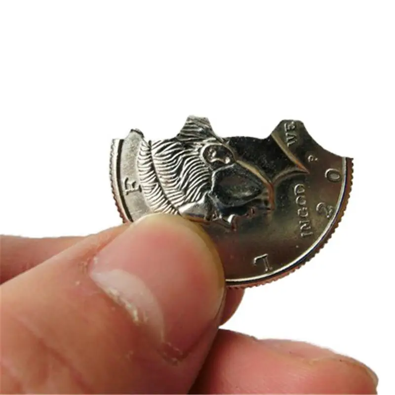 Лидер продаж двойная монета для укуса долларов волшебная прикуса крупным планом