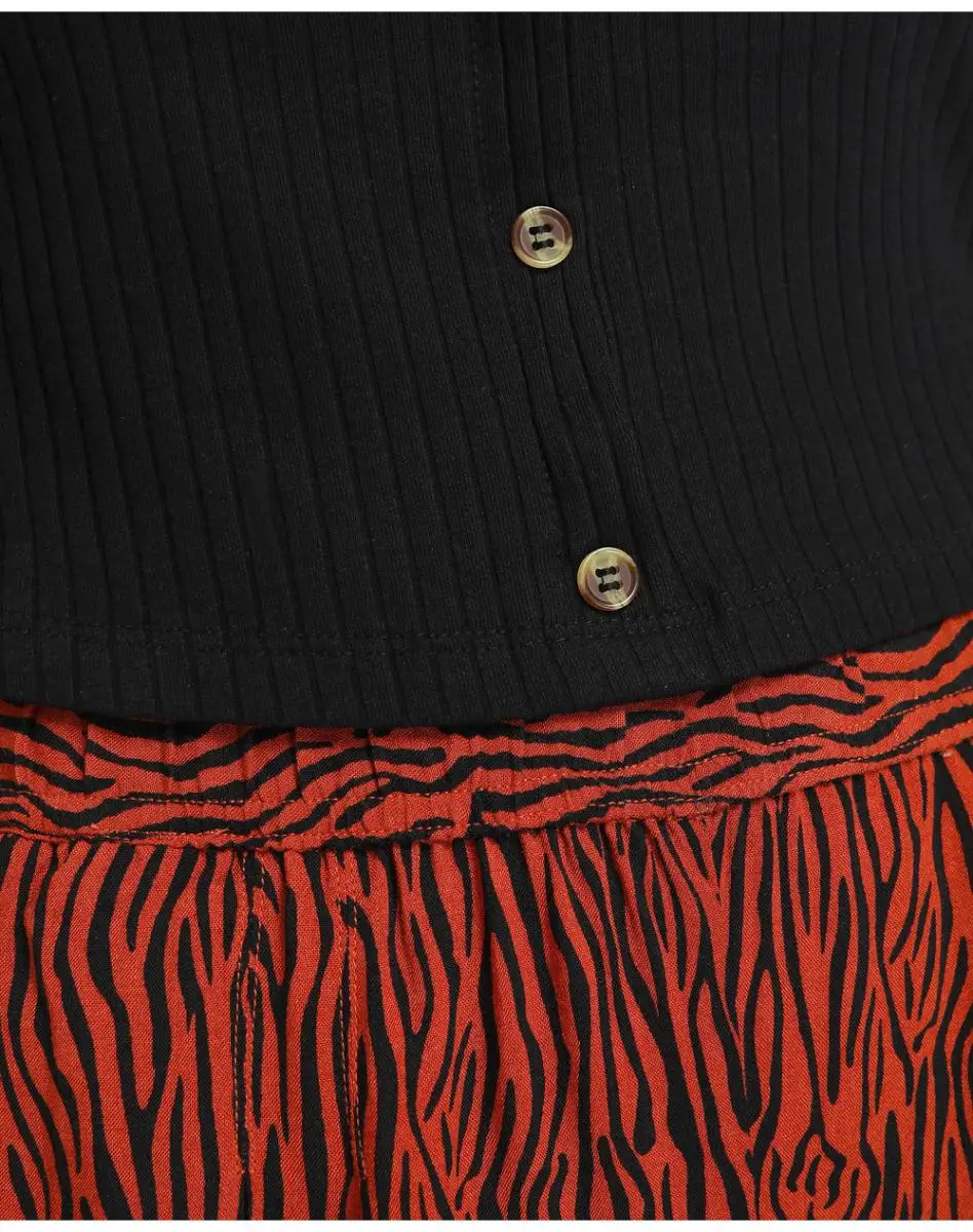 Топ женские ребристые манжеты с пуговицами |