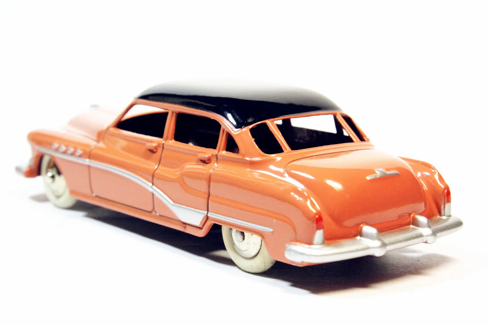 Игрушки DINKY BUICK ROADMSTER 1/43 24 В |
