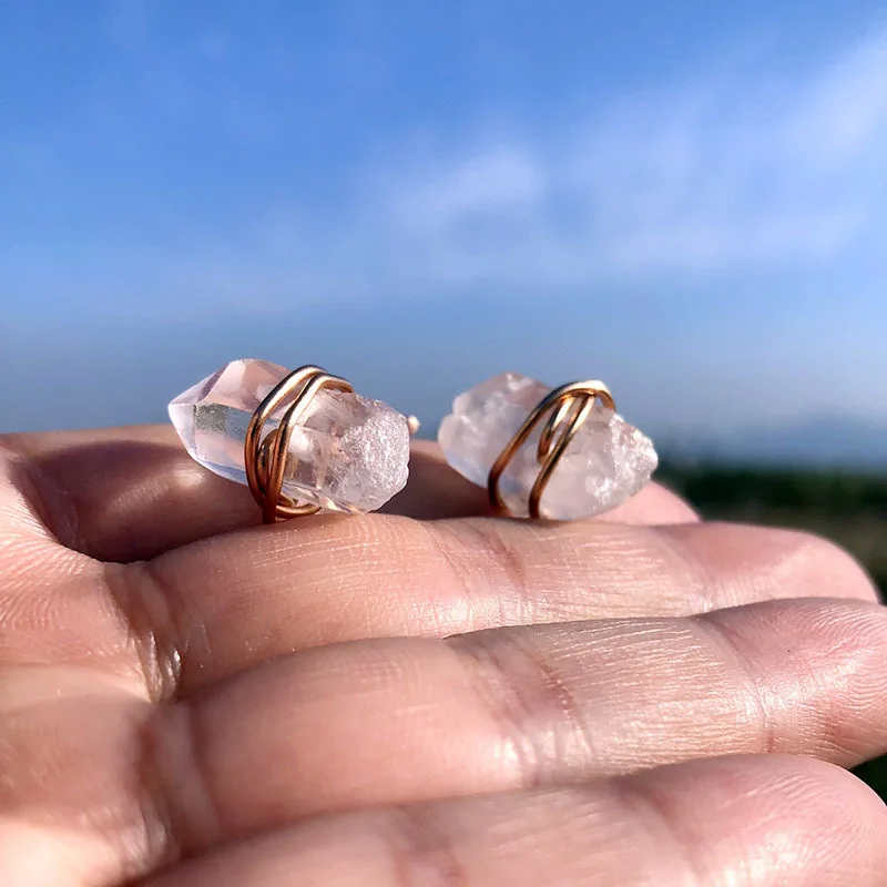 Серьги с кристаллами серьги острым кристаллом и драгоценным камнем изящные