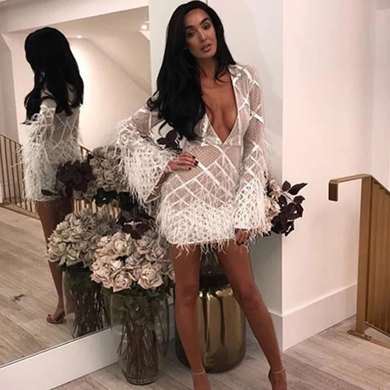 Женское платье с перьями Slaygirl белое вечернее мини блестками и v образным вырезом